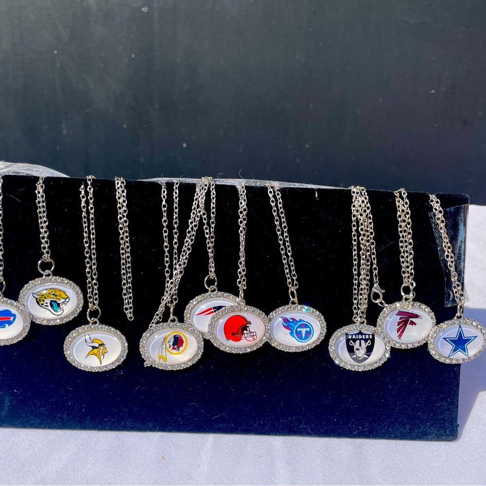 New women’s NFL necklace